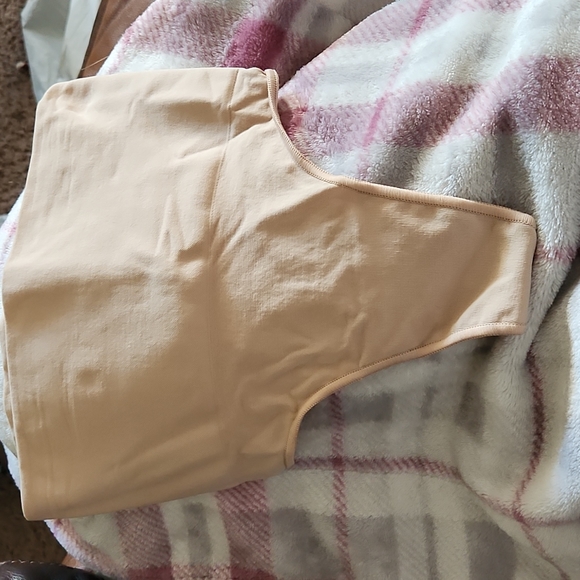 Skinms - Picture 3 of 5